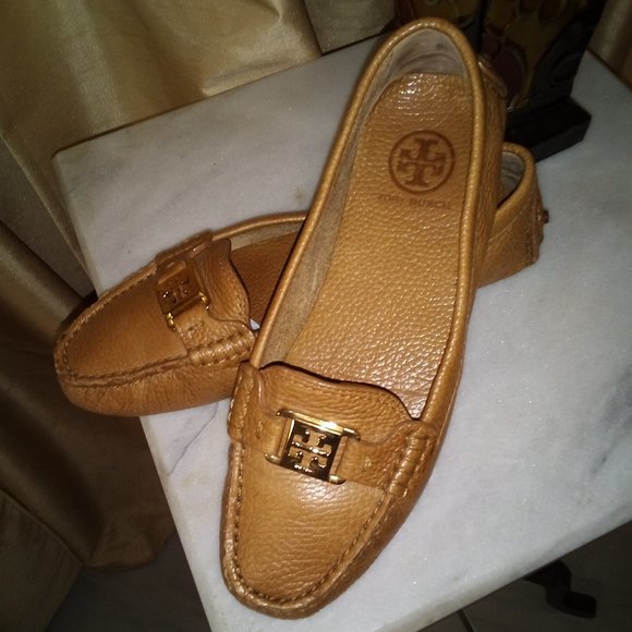 Tory Burch Shoes - Tory Burch Like New Beautiful/Soft Leather Loafer